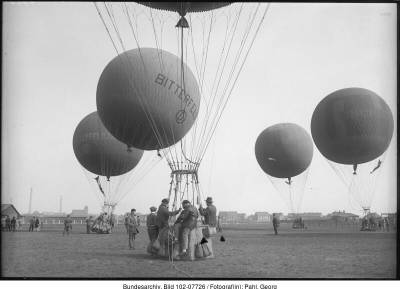 Gasballone auf dem Ballonplatz Bitterfeld.