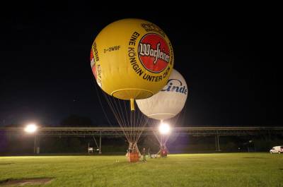 Die beiden Gasballone des Vereins sind startbereit - vorne der Warsteiner, und dahinter der Linde-Gasballon.
